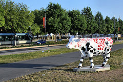 Cow Parade de Bordeaux : Bacchus Cow, quai Louis XVIII
