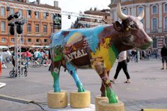 Cow Parade Toulouse vache Je ne m'appelle pas Chantal mais j'aime le Cantal