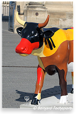 Bordeaux and Cow la parade des vaches | 33-bordeaux.com