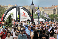 Affluence au stand BILBAO de le fâte du fleuve
