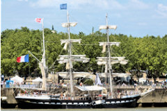 Navire Ecole Belem à quai à Bordeaux | photo 33-bordeaux.com