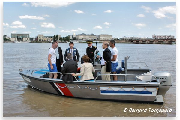 BORDEAUX la fête du Vin 2012 : visite du Ministre de l'intérieur