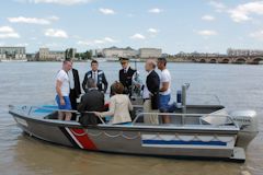Bordeaux fête le vin 2012 : Manuel VALLS et Alain Juppé en bateau