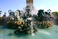 Fontaine des Girondins : groupe Nord et la Concorde