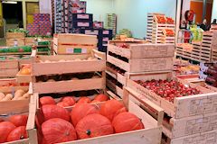 Légumes et fruits au marché de Brienne à Bordeaux |  photo 33-bordeaux.com
