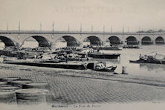 Carte postale ancienne bateaux et pont de pierre | Collection Bernard Tocheport