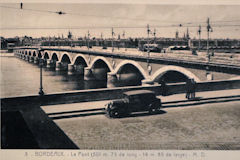 Carte postale ancienne du pont de pierre | Collection Bernard Tocheport