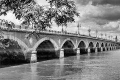 Perspectivedu pont de pierre à Bordeaux sur Sainte Marie de la Bastide | Photo Bernard Tocheport
