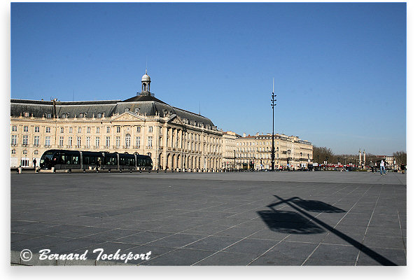Bordeaux le miroir d'eau des quais : 33-bordeaux.com