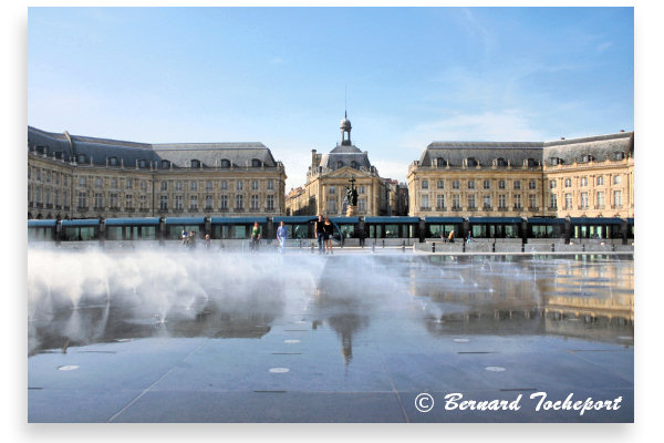 Bordeaux le miroir d'eau des quais : 33-bordeaux.com