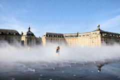 Couple dansant dans les brumes du miroir -  photo 33-bordeaux.com