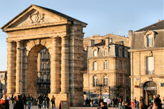 Entrée rue Sainte Catherine coté place de la Victoire