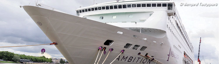 Navire de croisières Ambition - Ambassador Cruise Line à Bordeaux | Photo Bernard Tocheport