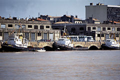 Remorqueurs Lacanau et Noirmoutier à Bordeaux dans les années 90 | Photo Bernard Tocheport