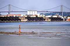 Bordeaux façades noires des hangars des quais dans les années 1990 | Photo Bernard Tocheport