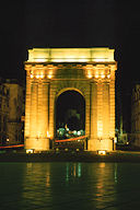 Bordeaux la porte de Bourgogne la nuit dans les années 1990 | Photo Bernard Tocheport