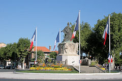 Arcachon le monument à l'entrée de la ville 