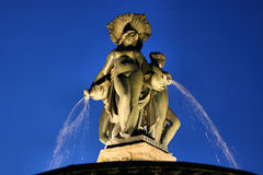 Bordeaux fontaine des 3 Grâces et jets d'eau éclairés | Photo Bernard Tocheport