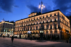 Bordeaux la nuit place de la Comédie et façade du Grand Hôtel | Photo Bernard Tocheport