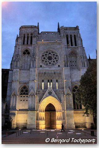 Bordeaux la cathédrale Saint André la nuit | Photo Bernard Tocheport