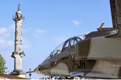 Bordeaux avion JAGUAR sur la place des Quinconces | Photo Bernard Tocheport