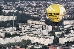 Bordeaux vol en montgolfières au dessus des immeubles de la rive droite | Photo Bernard Tocheport