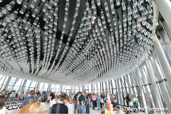 Espace de dégustation au belvédère de la Cité du Vin | Photo 33-bordeaux.com