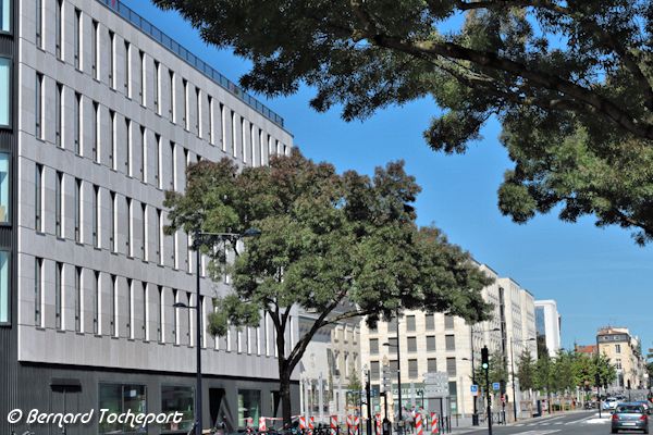 Cité Municipale façade et perspective cours d'Albret  : 33-bordeaux.com
