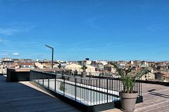 Terrasse de la Cité Municipale avec vue sur Bordeaux   -  photo 33-bordeaux.com