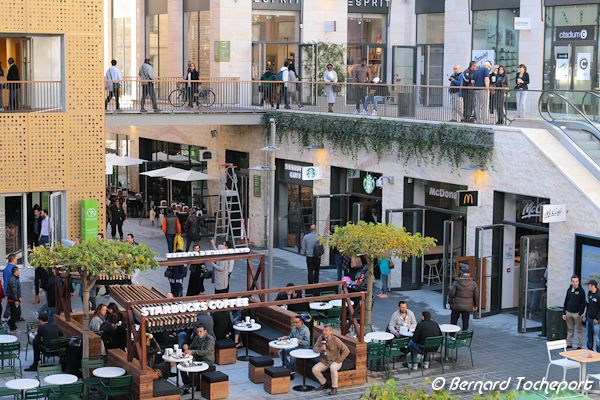 Starbucks Coffee du centre commercial Promenade Sainte Catherine | Photo Bernard Tocheport