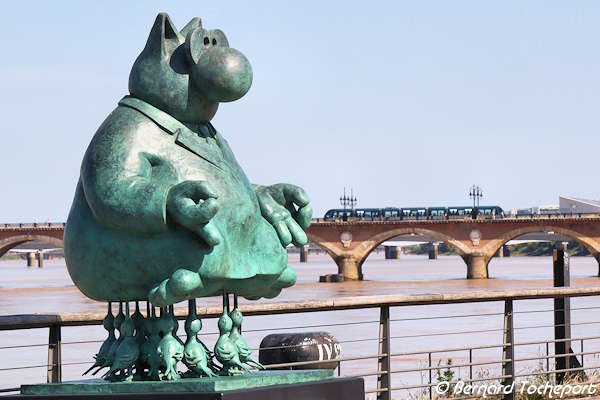 Rawhajpoutachan statue du chat de Philippe Geluck à Bordeaux | Photo Bernard Tocheport