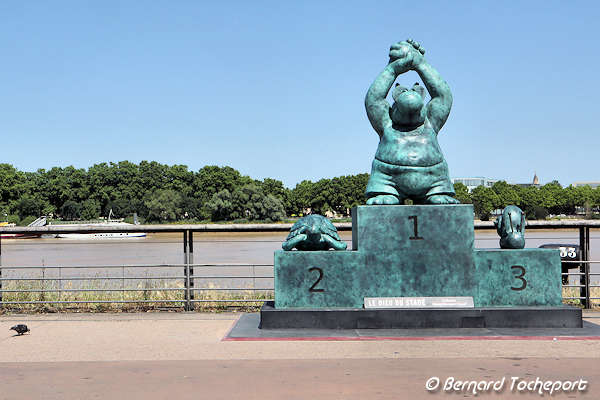 Le dieu du sade - statue du chat de Philippe Geluck à Bordeaux | Photo Bernard Tocheport