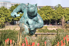 L'autre discobole - statue du chat de Philippe Geluck à Bordeaux | Photo Bernard Tocheport