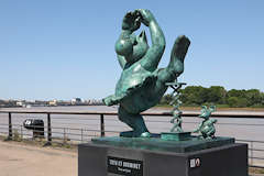 Tutu et Grominet - statue du chat de Philippe Geluck à Bordeaux | Photo Bernard Tocheport