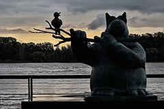 Flûte à bec : chante et joue du soir au matin - statue du chat de Philippe Geluck à Bordeaux | Photo Bernard Tocheport