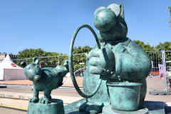 Pipi et Grobidet comme au cirque  - statue du chat de Philippe Geluck à Bordeaux | Photo Bernard Tocheport