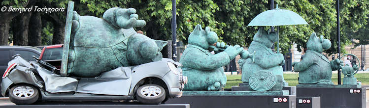 Le chat de Philippe Geluck déambule sur les quais de Bordeaux | Photo Bernard Tocheport