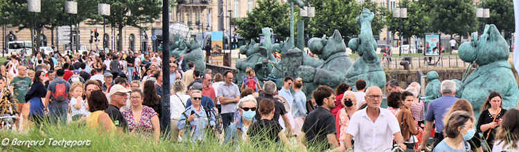 Le chat de Philippe Geluck déambule sur les quais de Bordeaux | Photo Bernard Tocheport