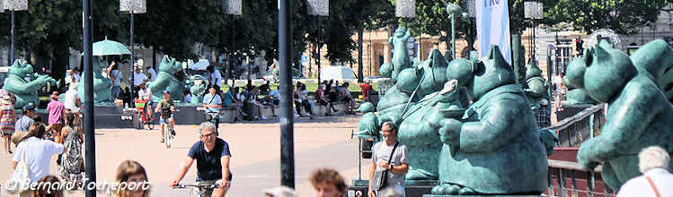 Le chat de Philippe Geluck déambule sur les quais de Bordeaux | Photo Bernard Tocheport