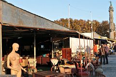 Stands et objets anciens de la Foire à la brocante de Bordeaux | photo Bernard Tocheport