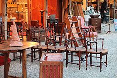 Ancien mobilier exposé à la Foire à la brocante de Bordeaux | photo Bernard Tocheport