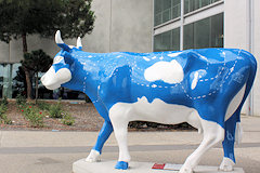 Cow Parade de Bordeaux : vache Caval' Cow, Aéroport de Bordeaux Mérignac