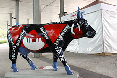 Cow Parade de Bordeaux : vache horloge Biologique, Aéroport de Bordeaux Mérignac