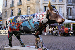 Cow Parade Bordeaux : Vach'Art, place Saint Pierre