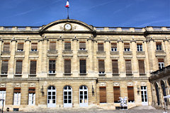 Cow Parade Bordeaux : vache Perpette, cour de la mairie de Bordeaux