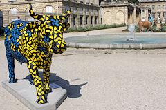 Cow Parade Bordeaux : vache Perpette, cour de la mairie de Bordeaux