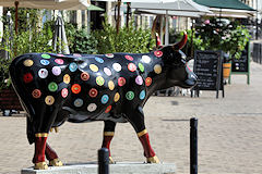 Cow Parade Bordeaux : vache So Wine, cours Xavier Arnozan