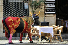 Cow Parade Bordeaux : vache Txumina, place du Chapelet