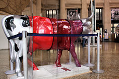Cow Parade Bordeaux : vache Cownexions, hall Gare Saint Jean