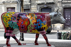 Cow Parade de Bordeaux : Nat Et Cow, place Marché des Chartrons